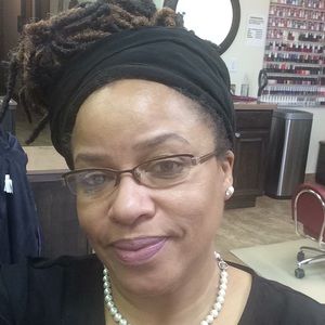 Meet your Posher, Lela